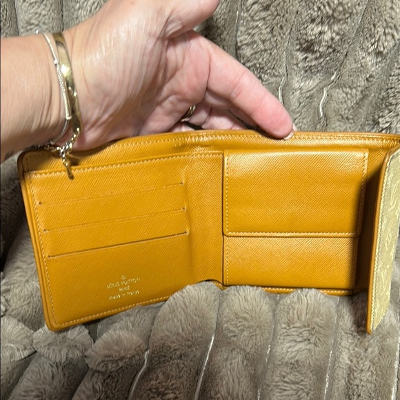Louis Vuitton Cream Monogram Wallet - Picture 7 of 12